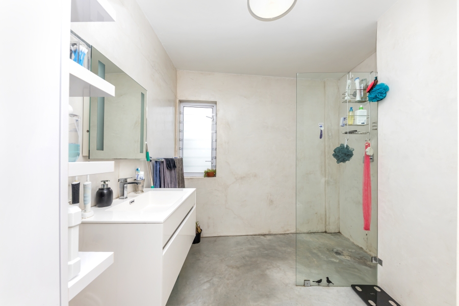 2 Bedroom Property for Sale in Woodstock Western Cape